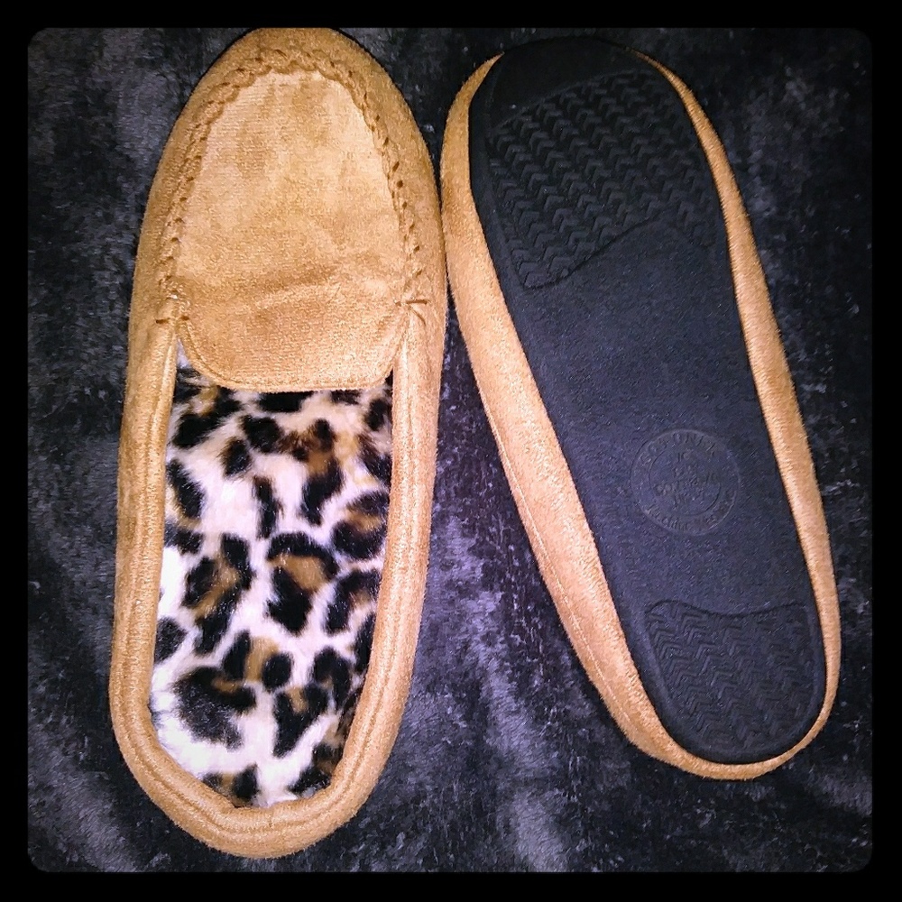 Moccasin slippers